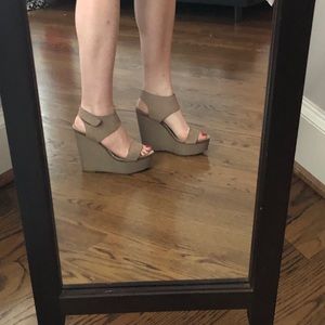 Vince Camuto Wedges